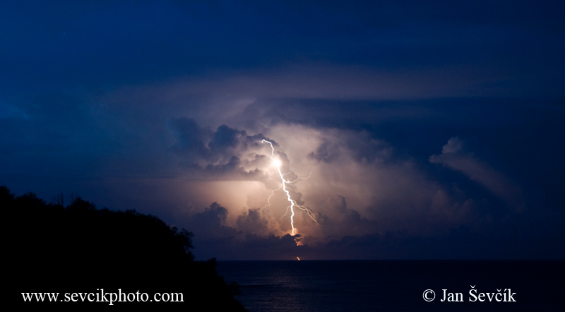Photo of bouře blesk thunderstorm lightning