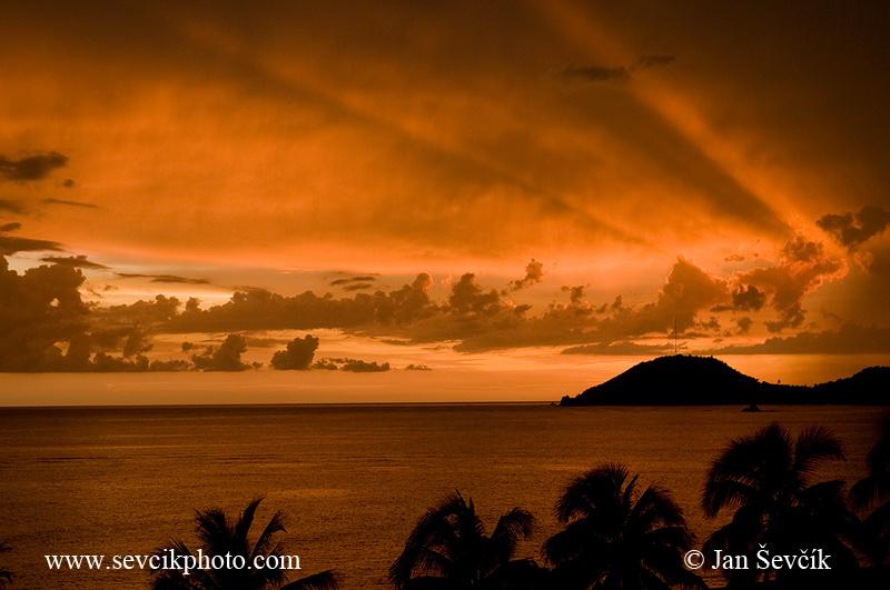 Photo of západ slunce na karibském pobřeží Kuby sunset over the Caribbean Sea Cuba Sonnenuntergang